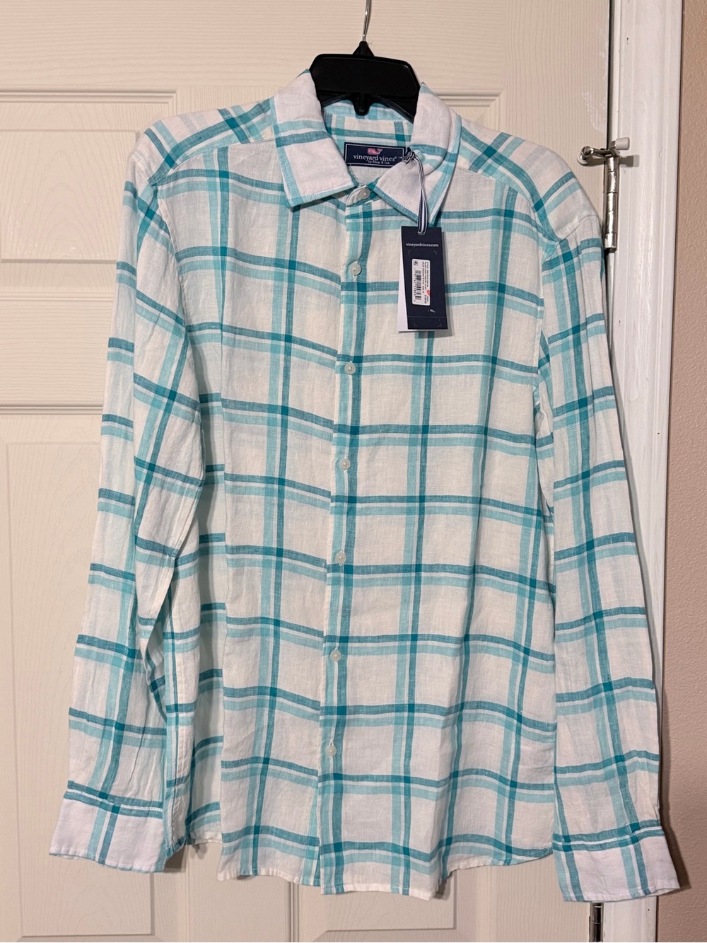 Vineyard Vines Men's White and Teal Plaid Button-Down Shirt
